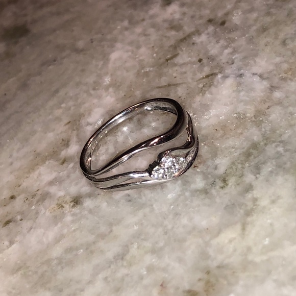 Ring - Picture 1 of 4